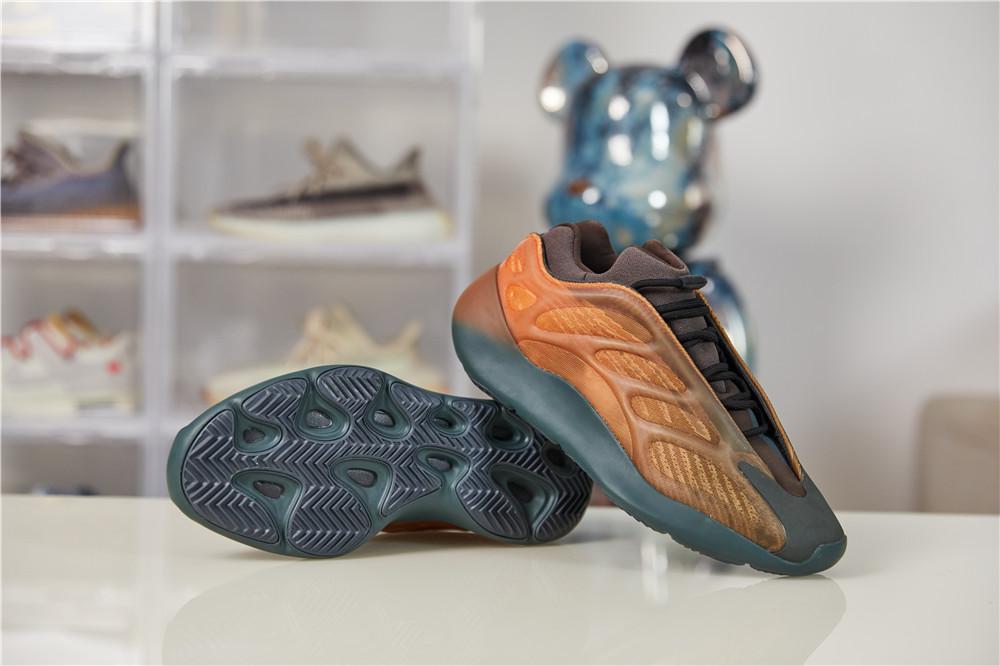 Pk God yeezy 700 V3 copper fade retail materials ready to ship